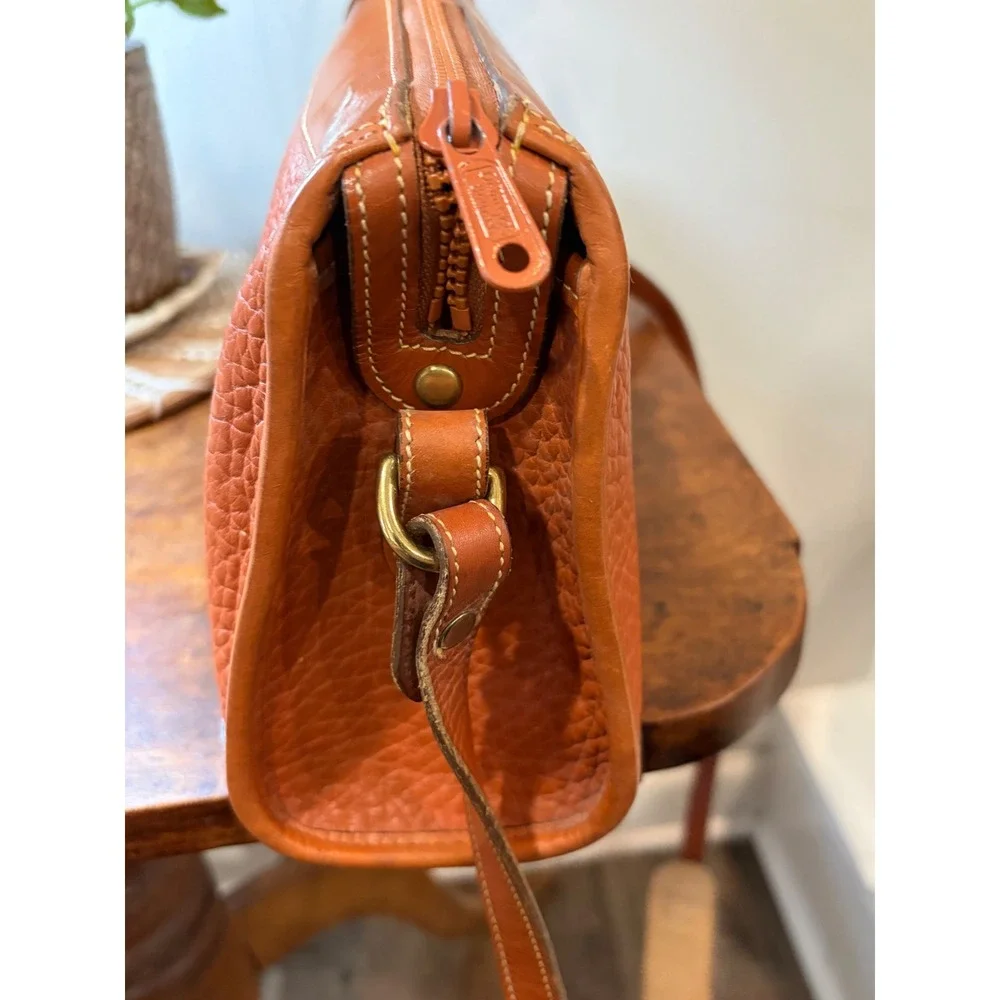 Dooney & Bourke Vintage All Weather Leather Crossbody Bag Tan USA A5147461